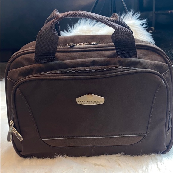 ricardo beverly hills hanging toiletry bag